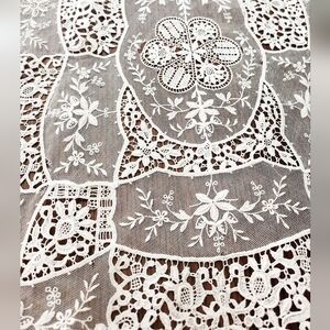 HANDMADE NET AND BOBBIN LACE TABLE RUNNER ANTIQUE